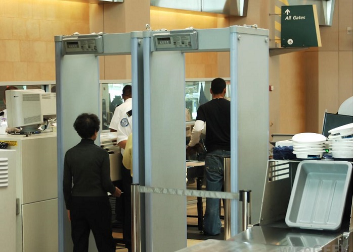 Cong-do-kim-loai-co-an-toan-cho-may-tao-nhip-tim-khong